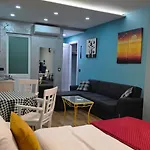 Blue Door Apartament *